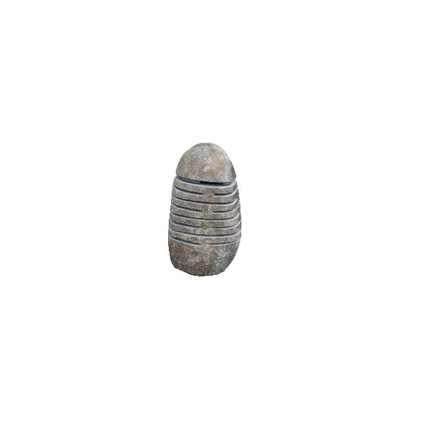 Hagelykt, 2-delt, slisset med lokk av elvestein, ca. 35 cm høy<br />

