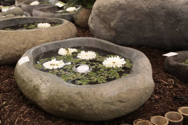 Minidam, størrelse M, 16 cm H, U 135-165 cm, elvestein<br />
